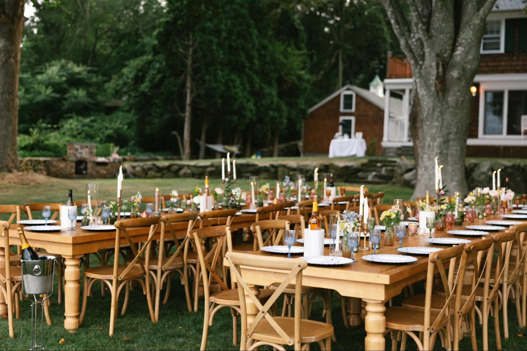 outdoor-dinning-tables